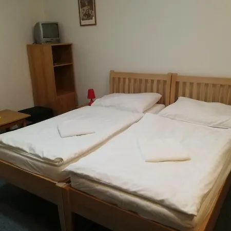 Zoo Pod Hresnou Guest house 3*